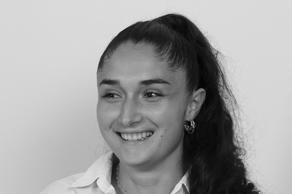 Nina, , assistance dentaire à Balma